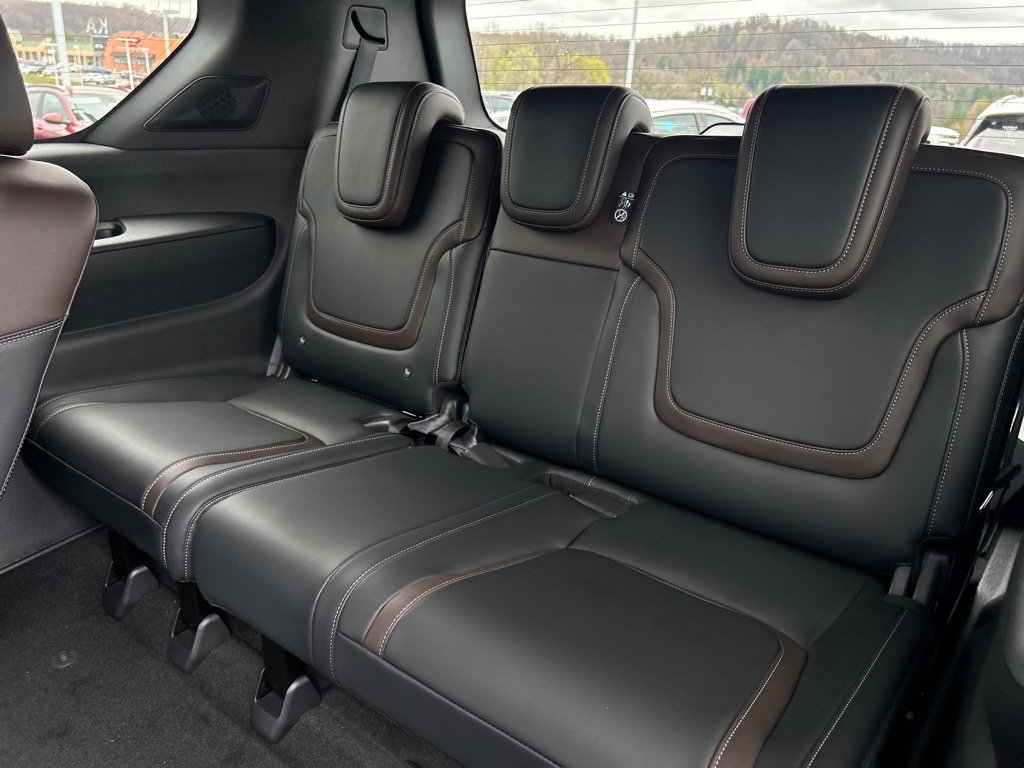 New 2025 Nissan Armada SL w/ Captain's Chari Seat Package image 6