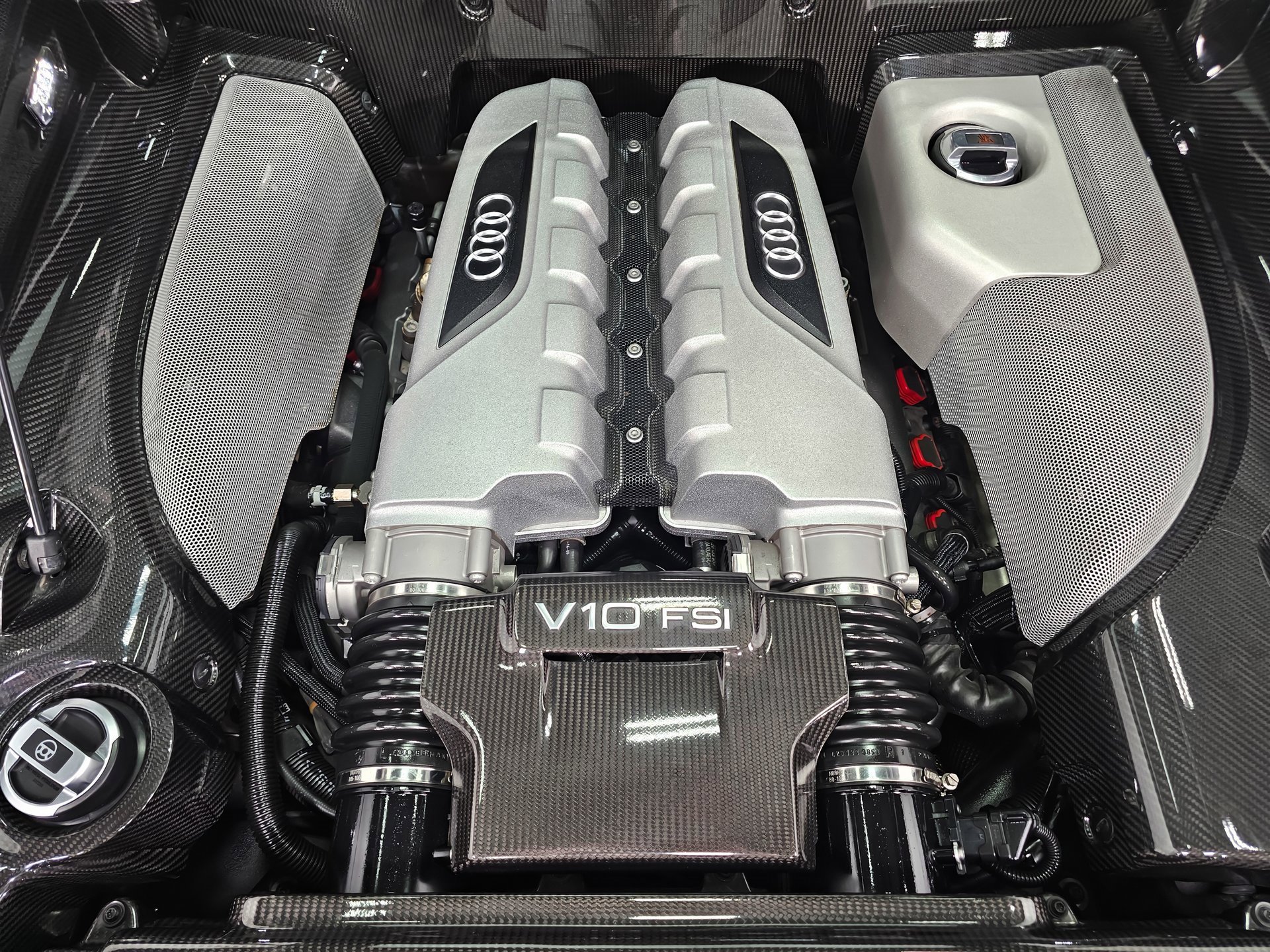 Used 2010 Audi R8 V10 image 14