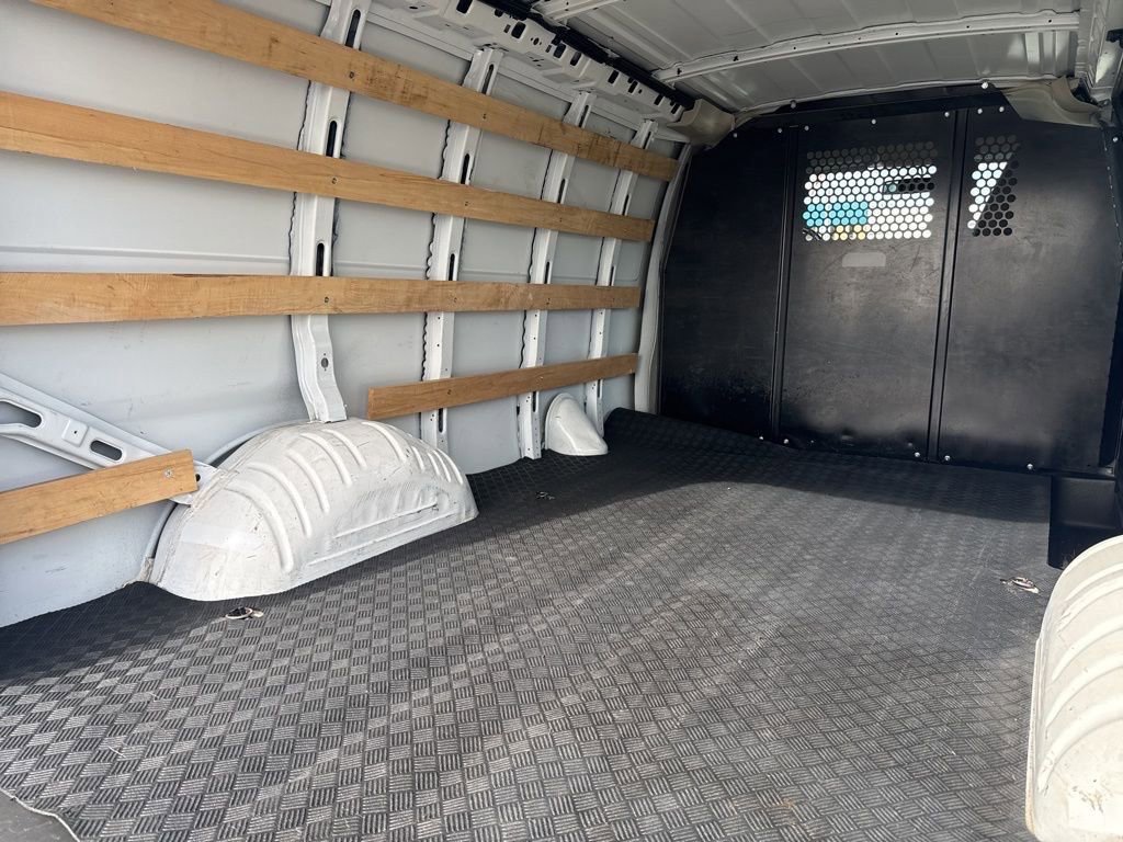 Used 2024 Chevrolet Express 2500 w/ Driver Convenience Package RWD image 24