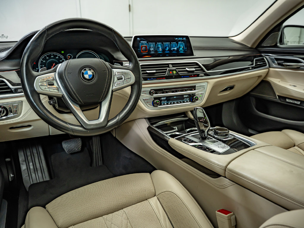 Used 2016 BMW 740i RWD image 33