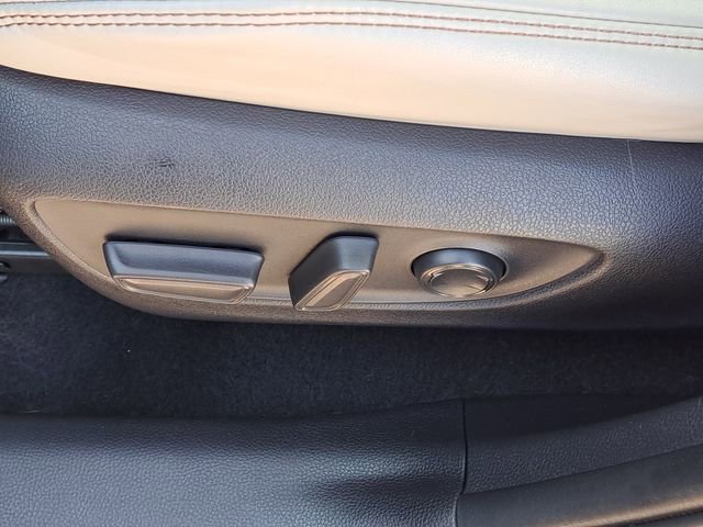 Used 2021 Toyota RAV4 XLE Premium image 9