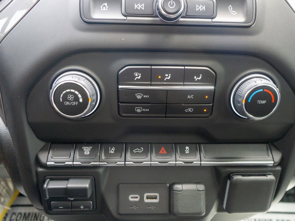 Used 2024 Chevrolet Silverado 3500 W/T image 21