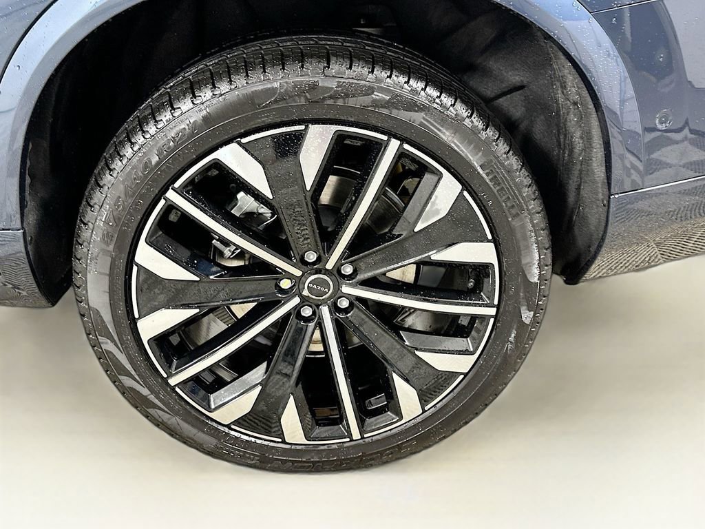 Used 2026 Volvo XC90 B6 Plus w/ Protection Package Premier image 24