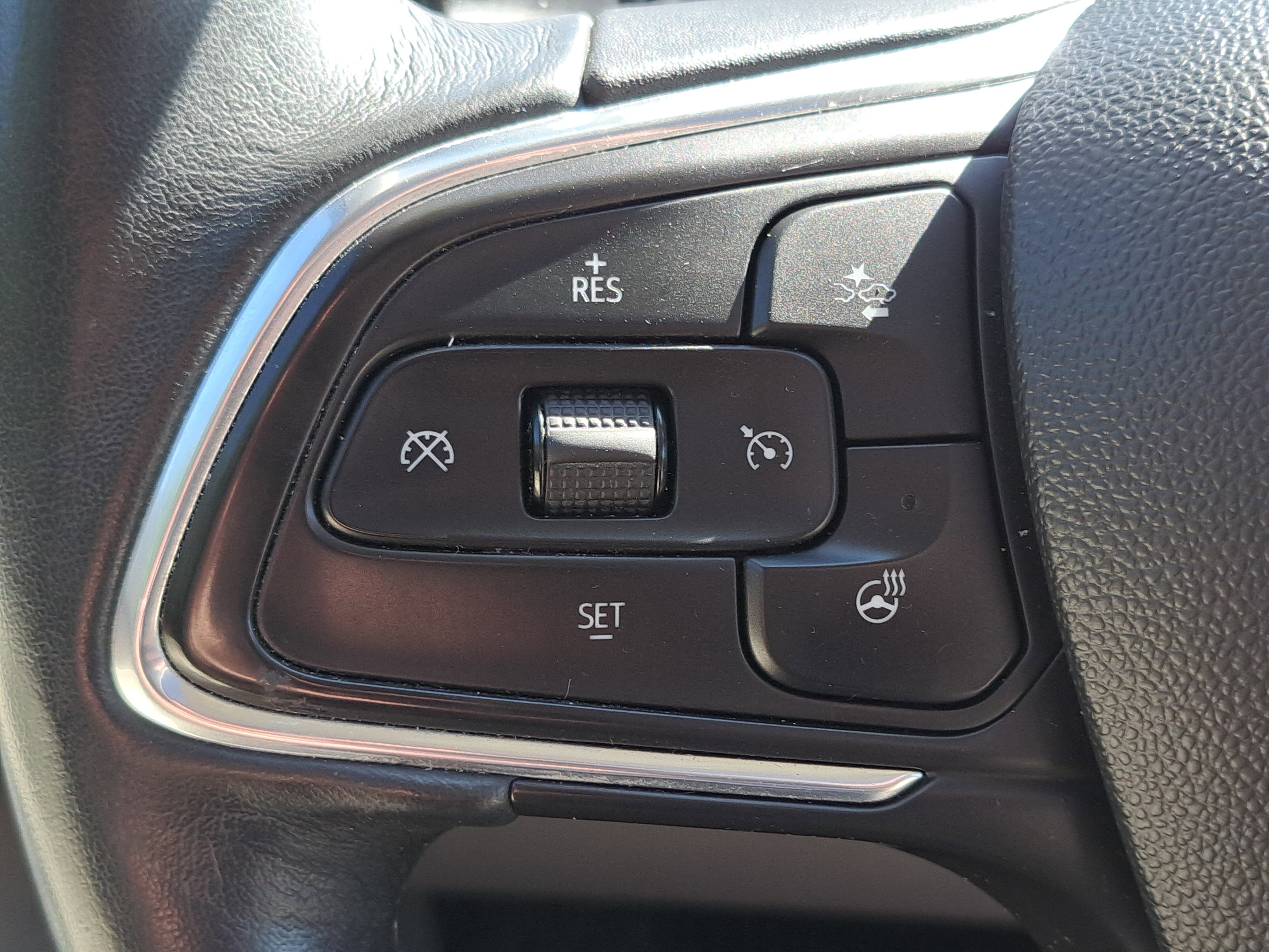 Used 2021 Buick Envision Avenir image 23