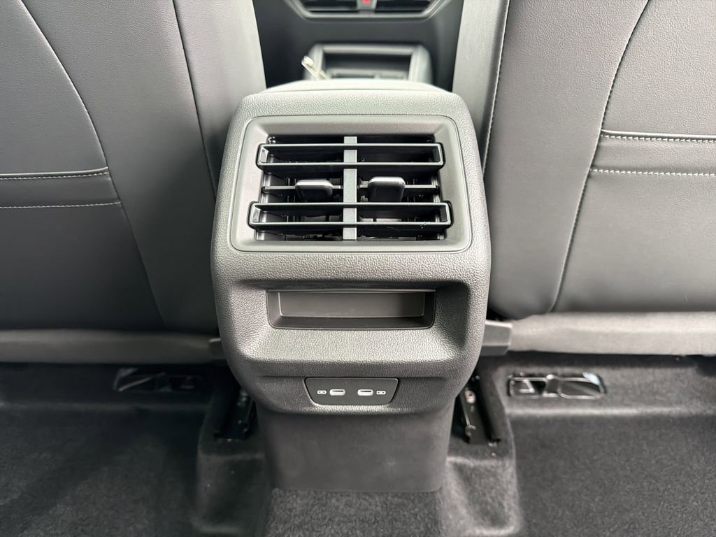 New 2026 Volkswagen Tiguan SE R-Line image 23