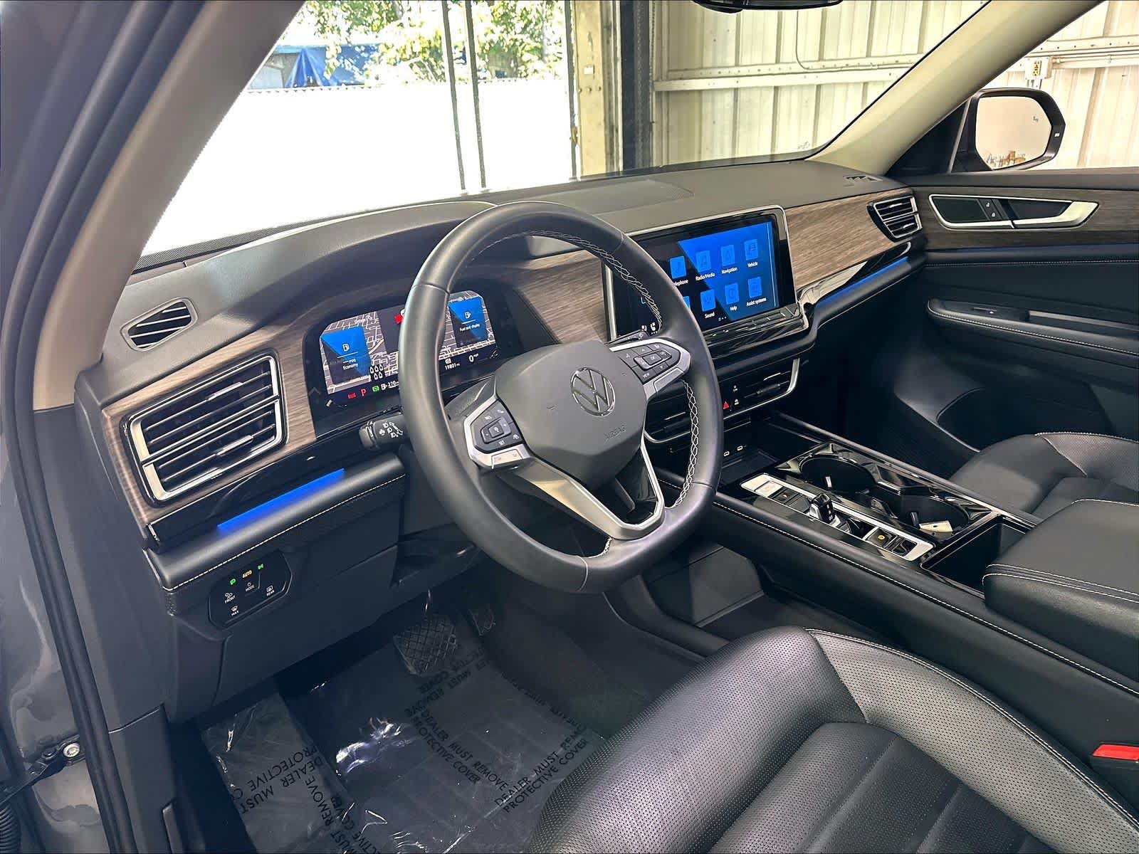 Used 2024 Volkswagen Atlas SEL AWD/4WD image 20
