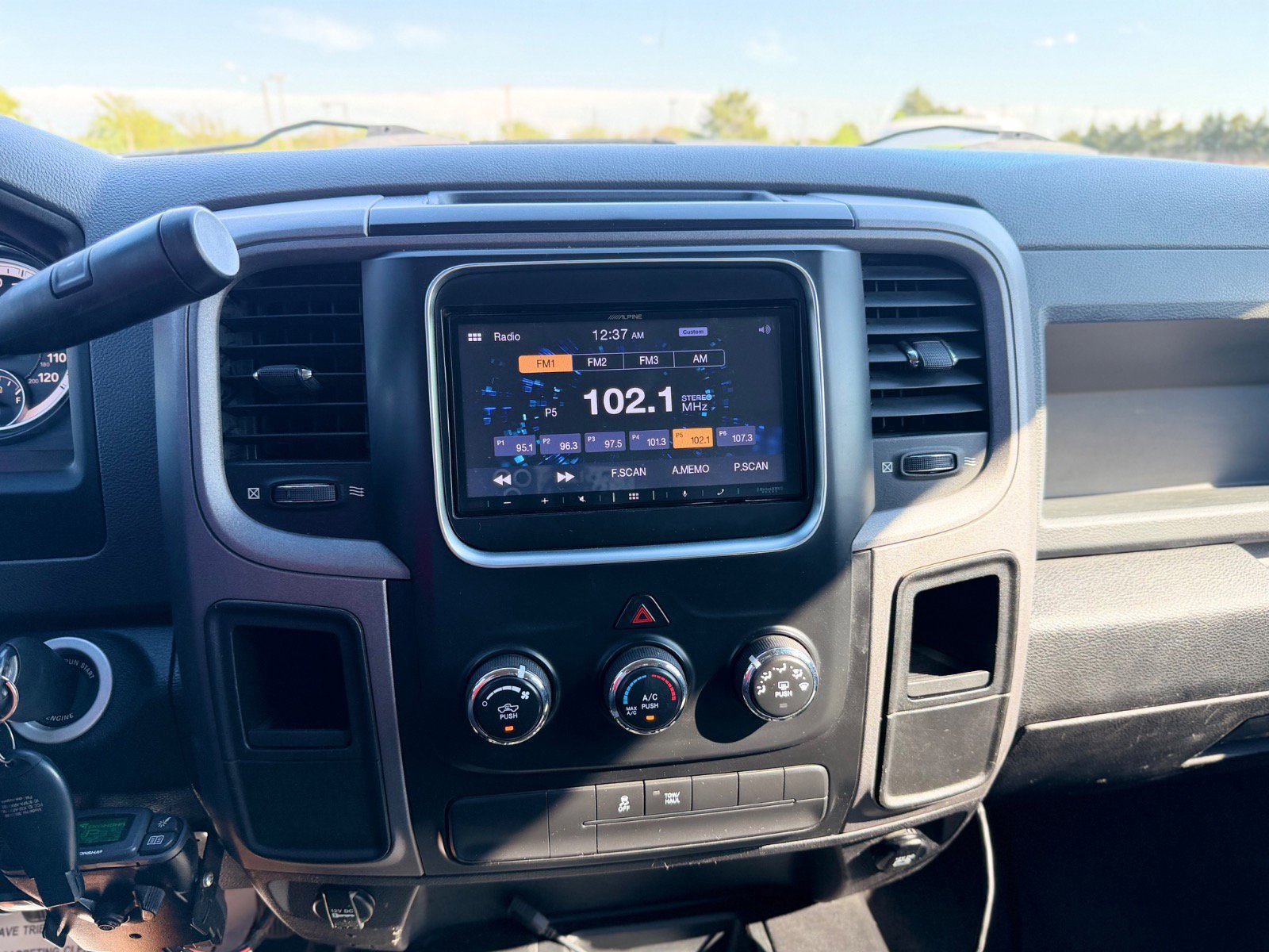 Used 2014 RAM 2500 Tradesman w/ Chrome Appearance Group AWD/4WD image 29
