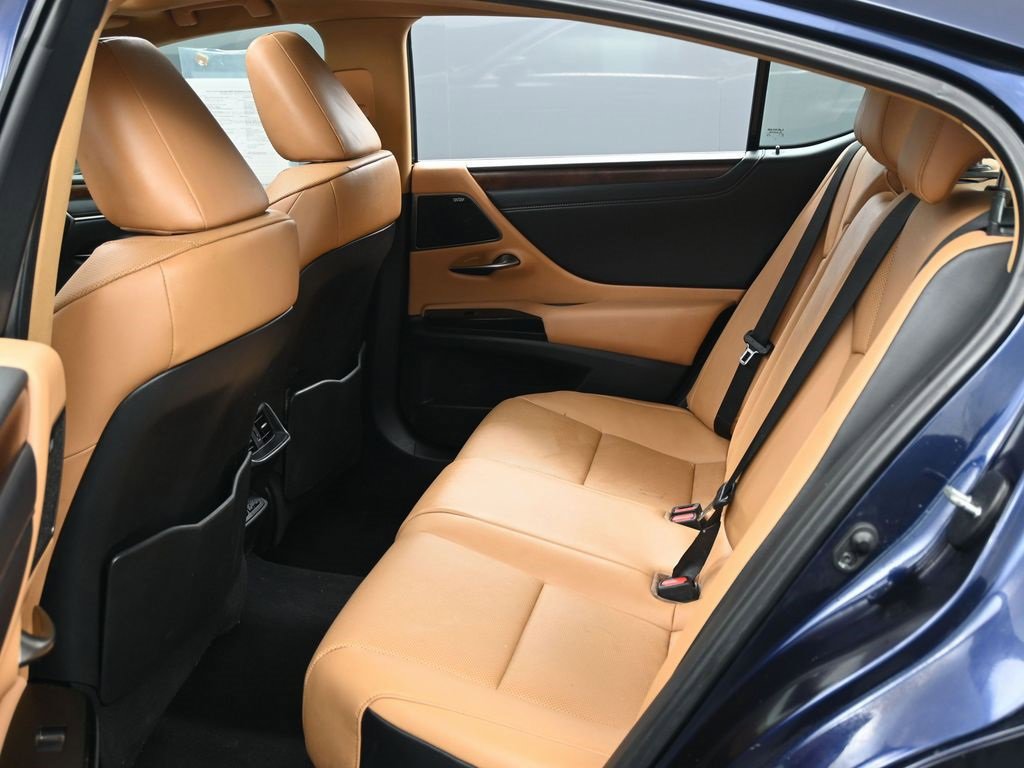 Used 2025 Lexus ES 350 w/ Premium Package image 31