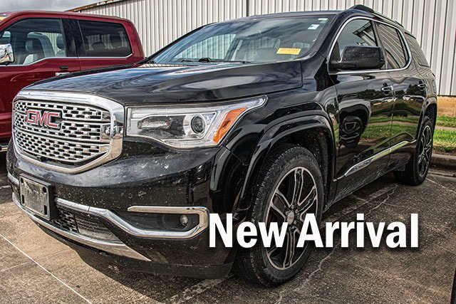 Used 2017 GMC Acadia Denali w/ Technology Package AWD/4WD image 1