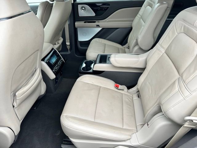 Used 2020 Lincoln Aviator Reserve w/ Equipment Group 201A image 7