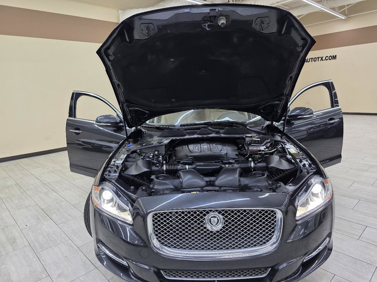 Used 2012 Jaguar XJ RWD image 45