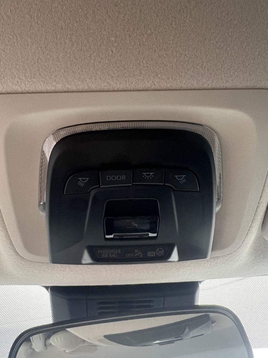 Used 2025 Toyota Corolla LE w/ Convenience Package FWD image 8