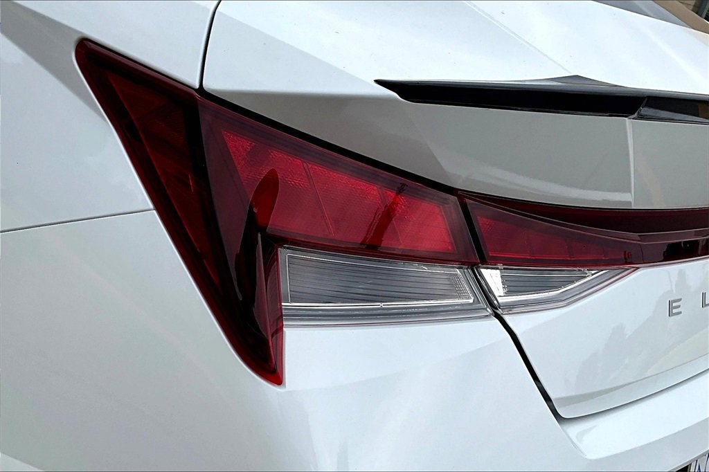 Certified 2025 Hyundai Elantra Sport image 30
