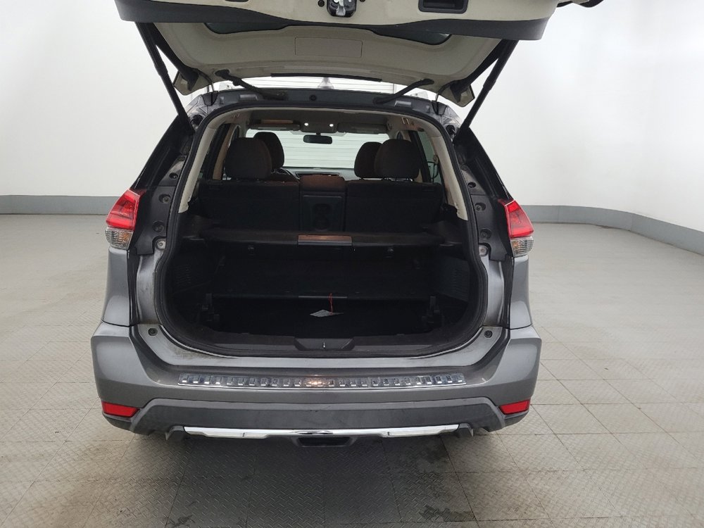 Used 2018 Nissan Rogue SV image 29