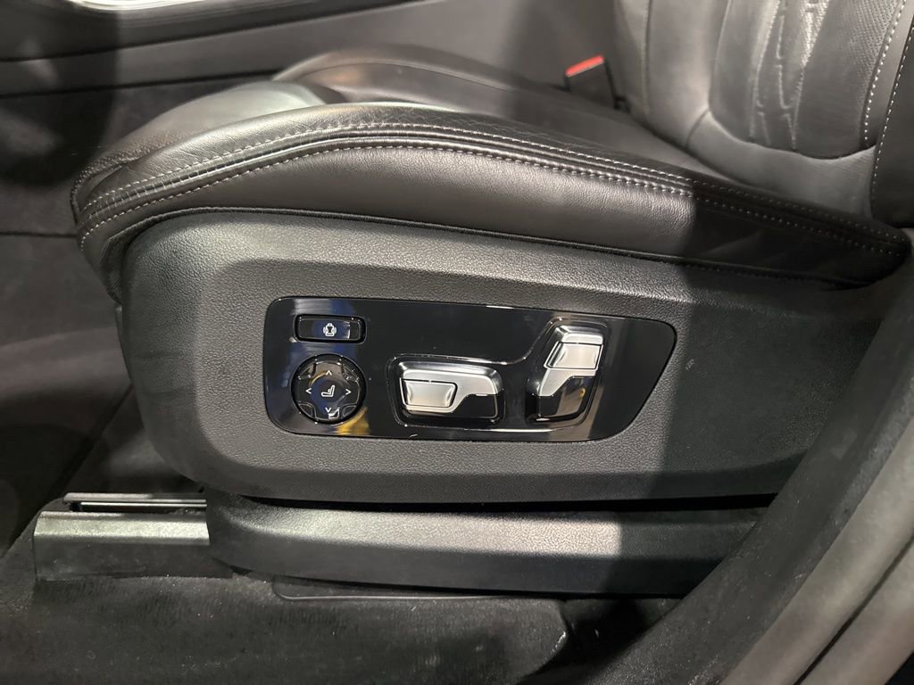 Used 2025 BMW X5 xDrive50e image 17