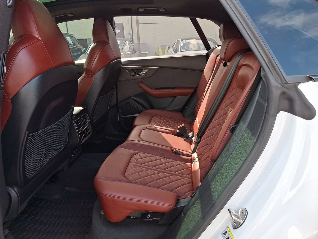 Used 2025 Audi SQ8 Premium Plus AWD/4WD image 10