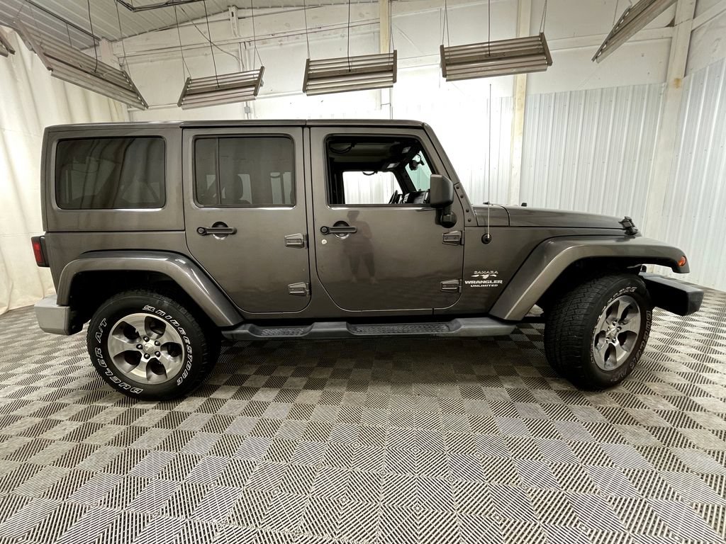 Used 2016 Jeep Wrangler Unlimited Sahara AWD/4WD image 15