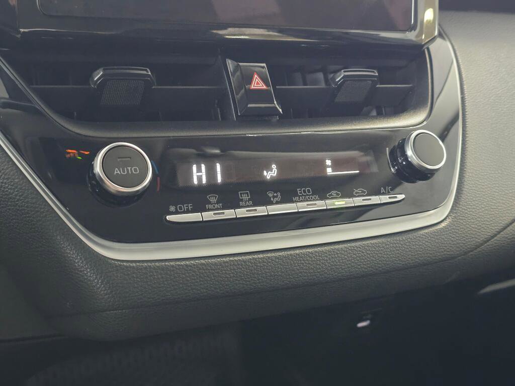 Used 2023 Toyota Corolla LE FWD image 31