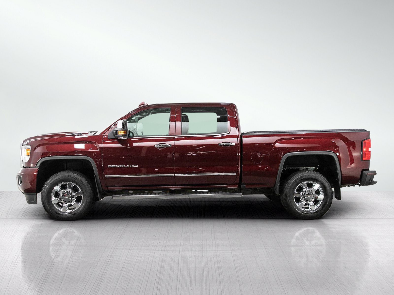 Used 2017 GMC Sierra 3500 Denali w/ Duramax Plus Package AWD/4WD image 2