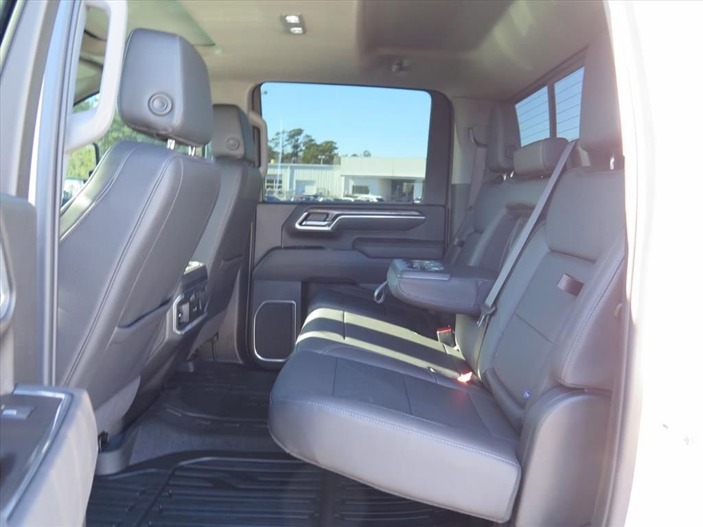 Used 2025 Chevrolet Silverado 3500 LTZ w/ LTZ Plus Package image 16