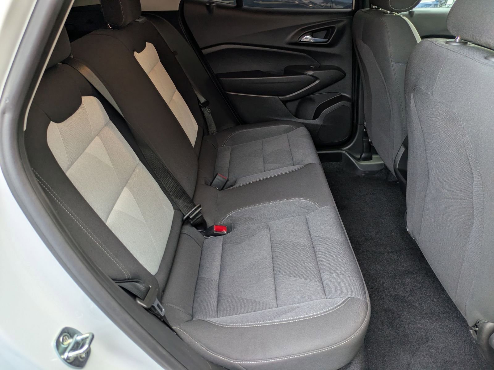 Used 2024 Chevrolet Trax LS w/ LS Convenience Package FWD image 26