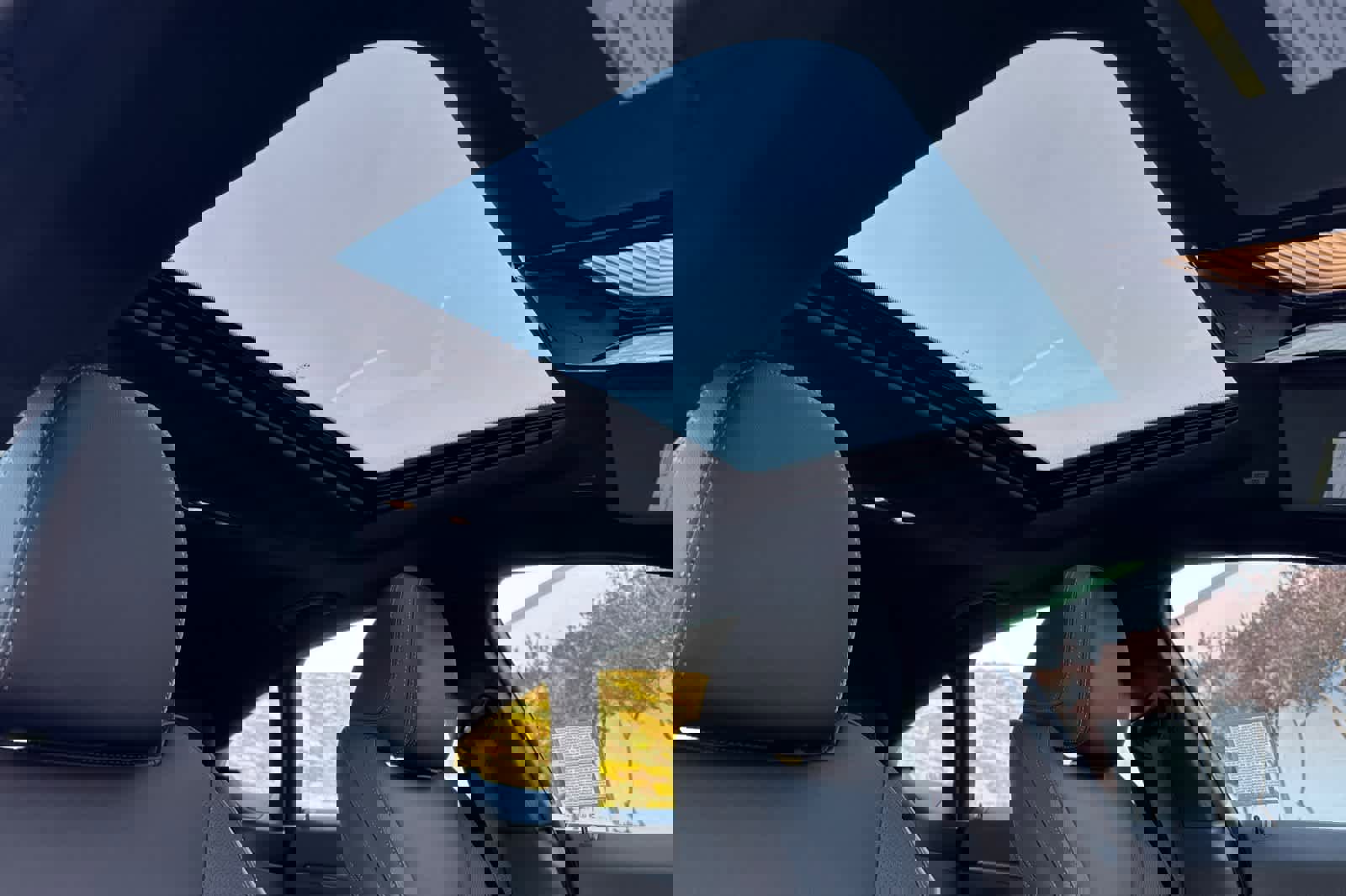 Used 2025 BMW 430i w/ Premium Package image 17