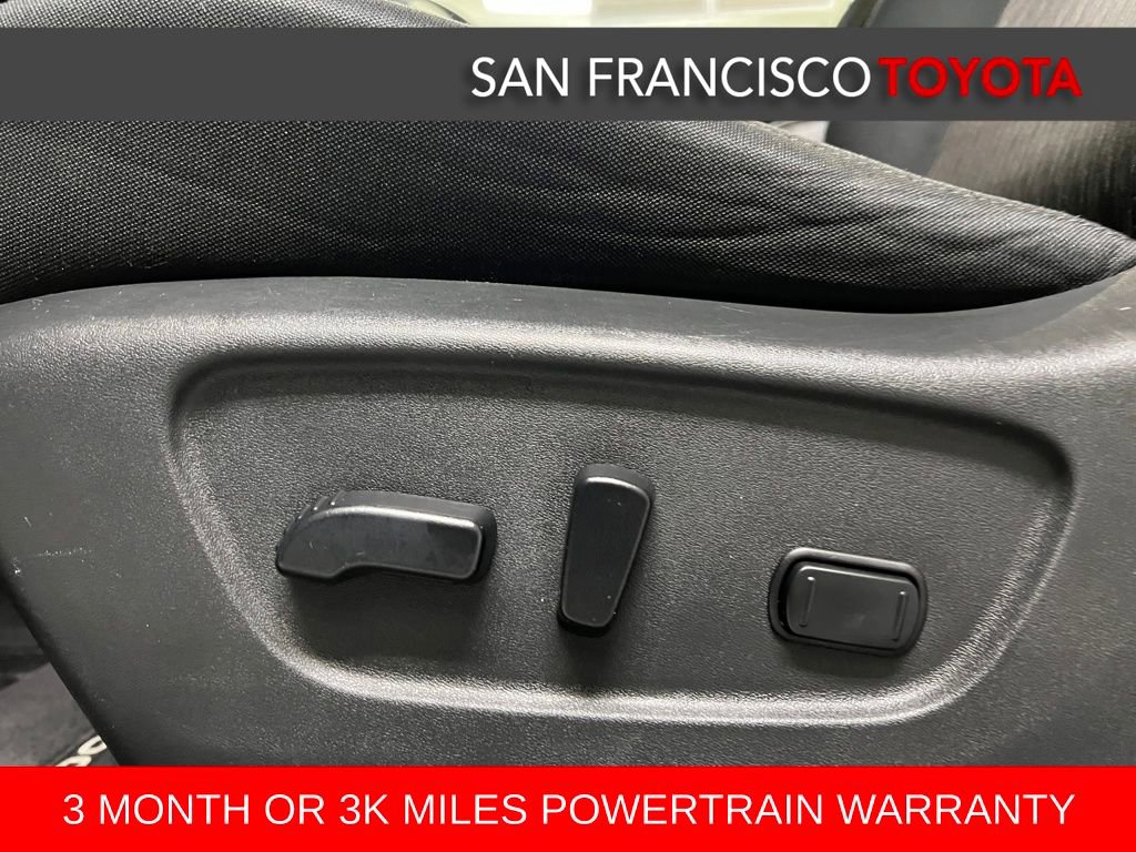 Used 2019 Nissan Rogue SV w/ Premium Package image 12