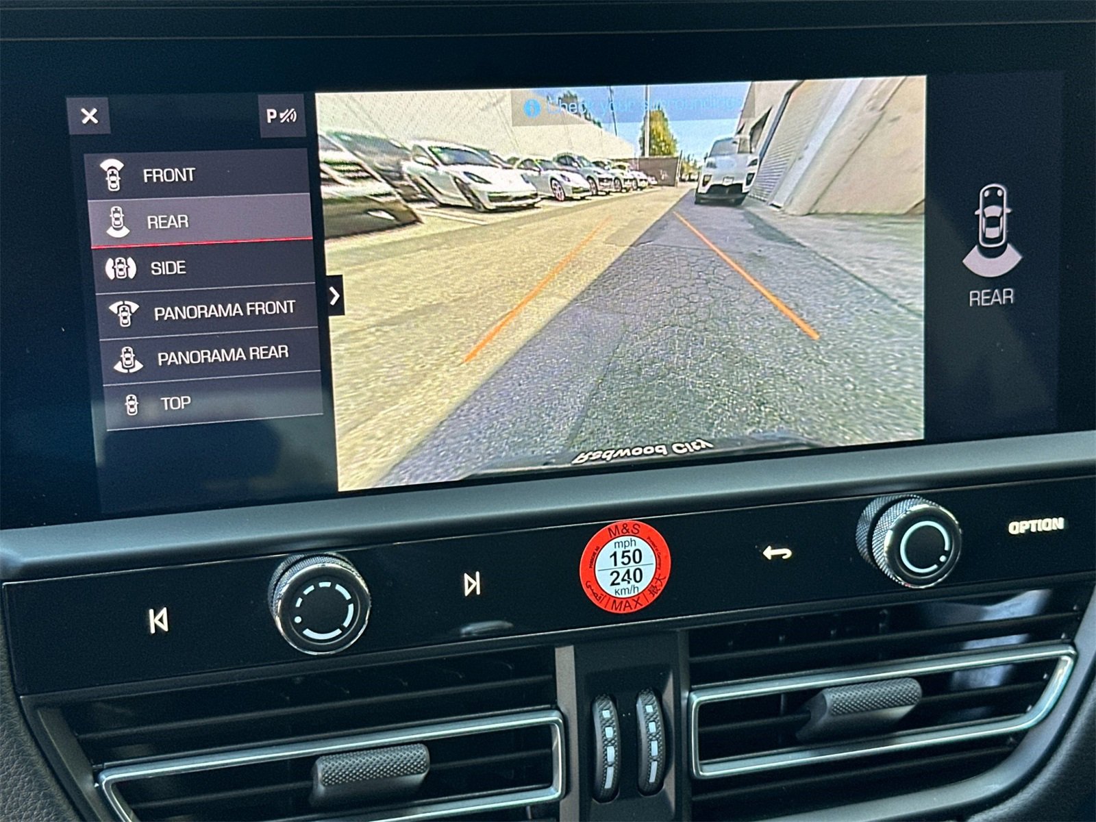 Used 2025 Porsche Macan image 23