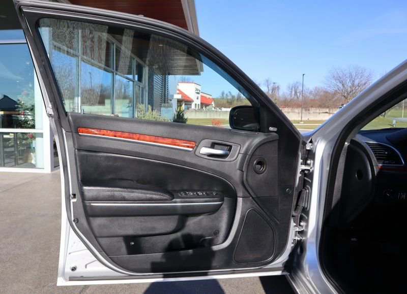 Used 2012 Chrysler 300 Limited image 14