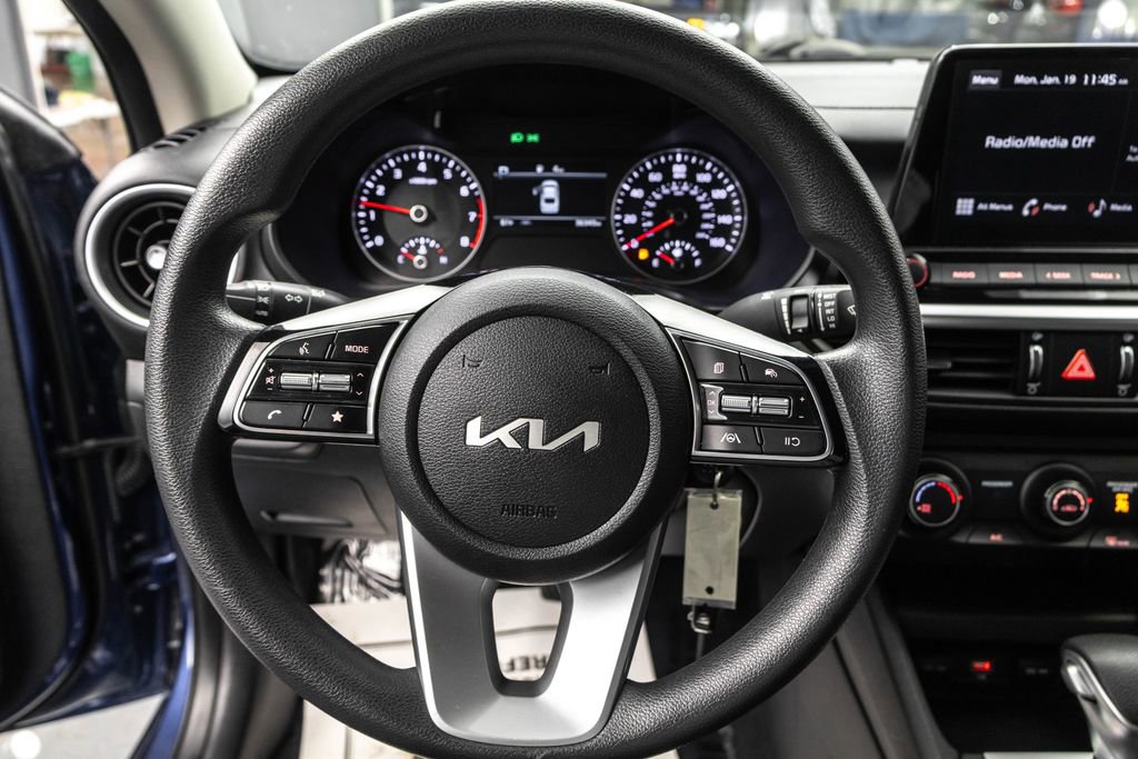 Used 2022 Kia Forte LXS w/ LXS Technology Package image 16