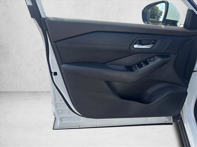 Used 2023 Nissan Rogue SV w/ SV Premium B Package AWD/4WD image 11