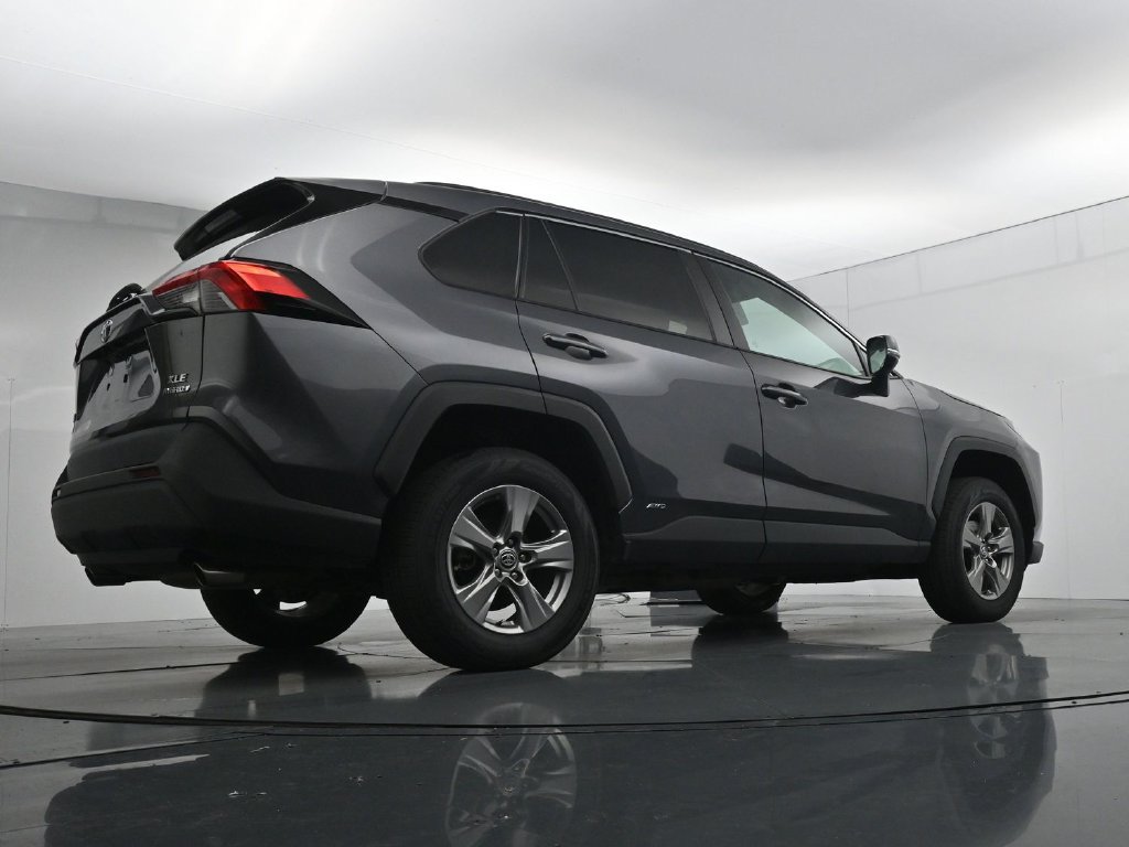 Used 2024 Toyota RAV4 XLE AWD/4WD image 23