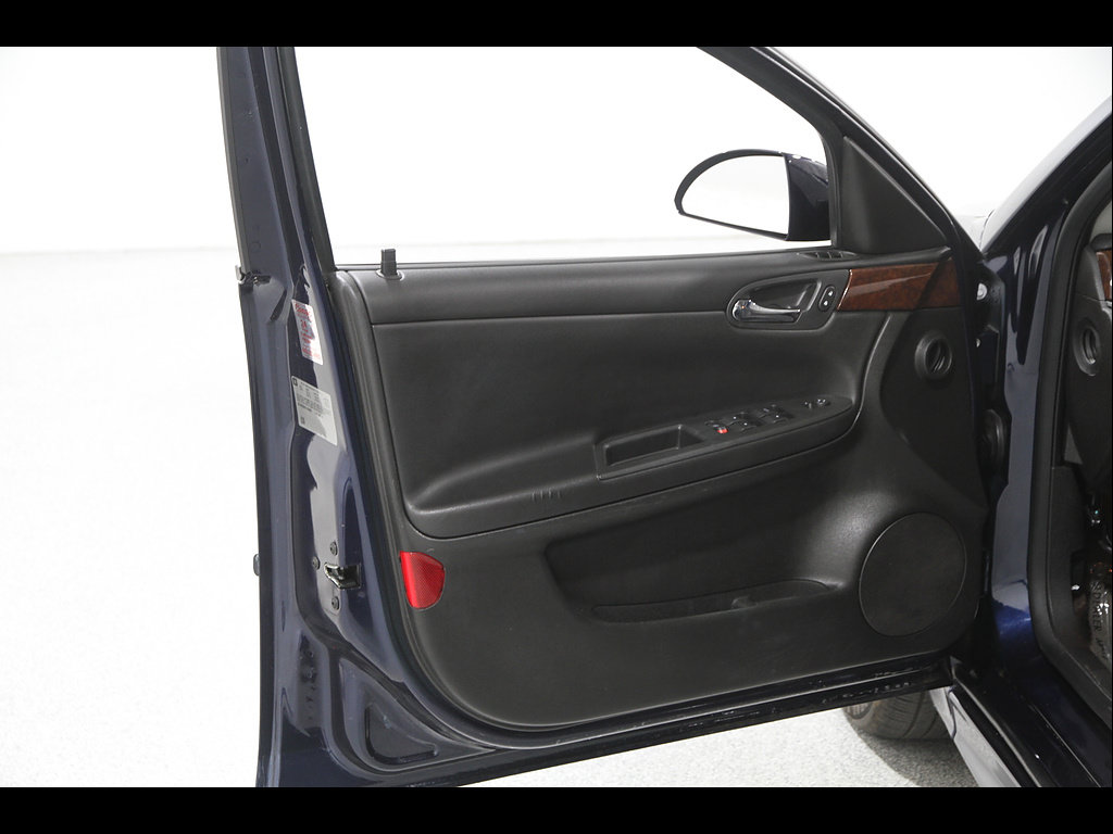 Used 2010 Chevrolet Impala LS FWD image 4