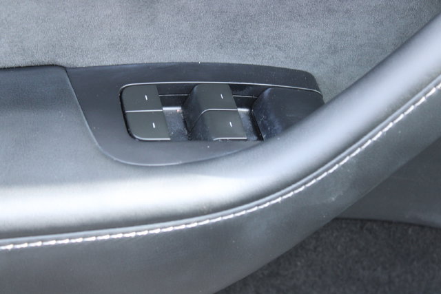 Used 2024 Tesla Model Y Long Range RWD image 9