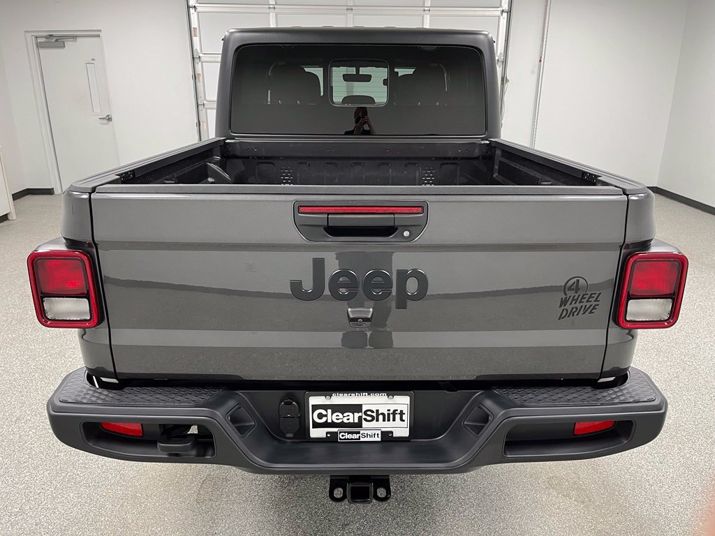 Used 2023 Jeep Gladiator Sport AWD/4WD image 9