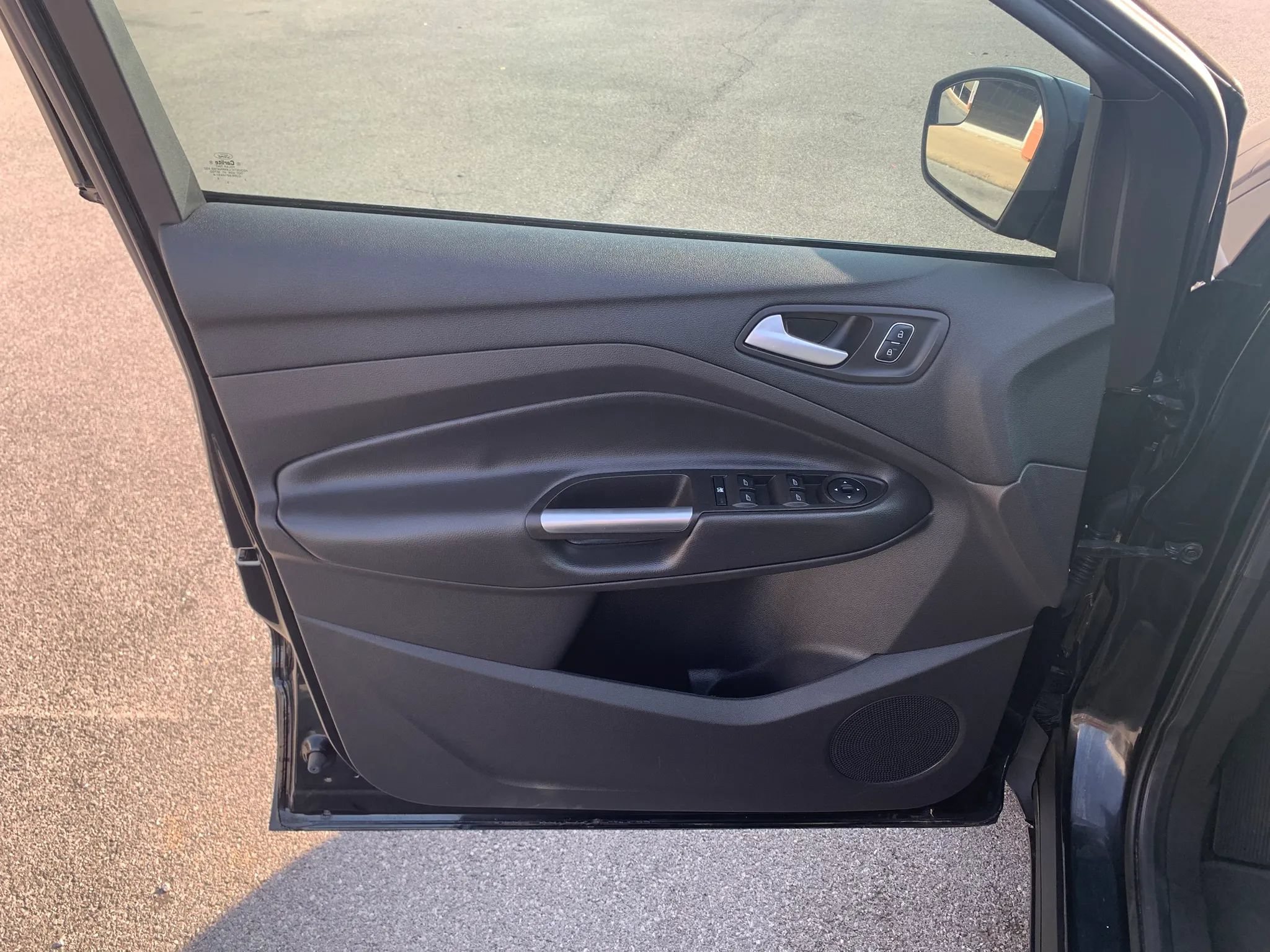 Used 2017 Ford Escape SE AWD/4WD image 8