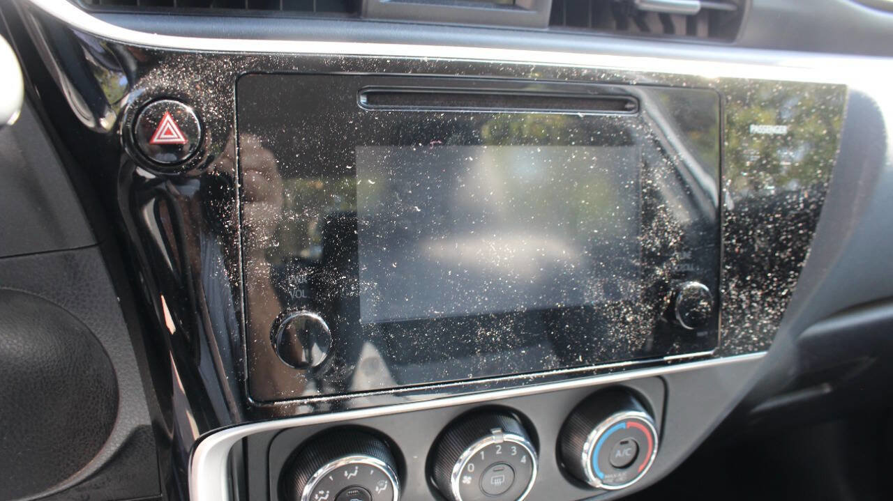 Used 2017 Toyota Corolla L image 28