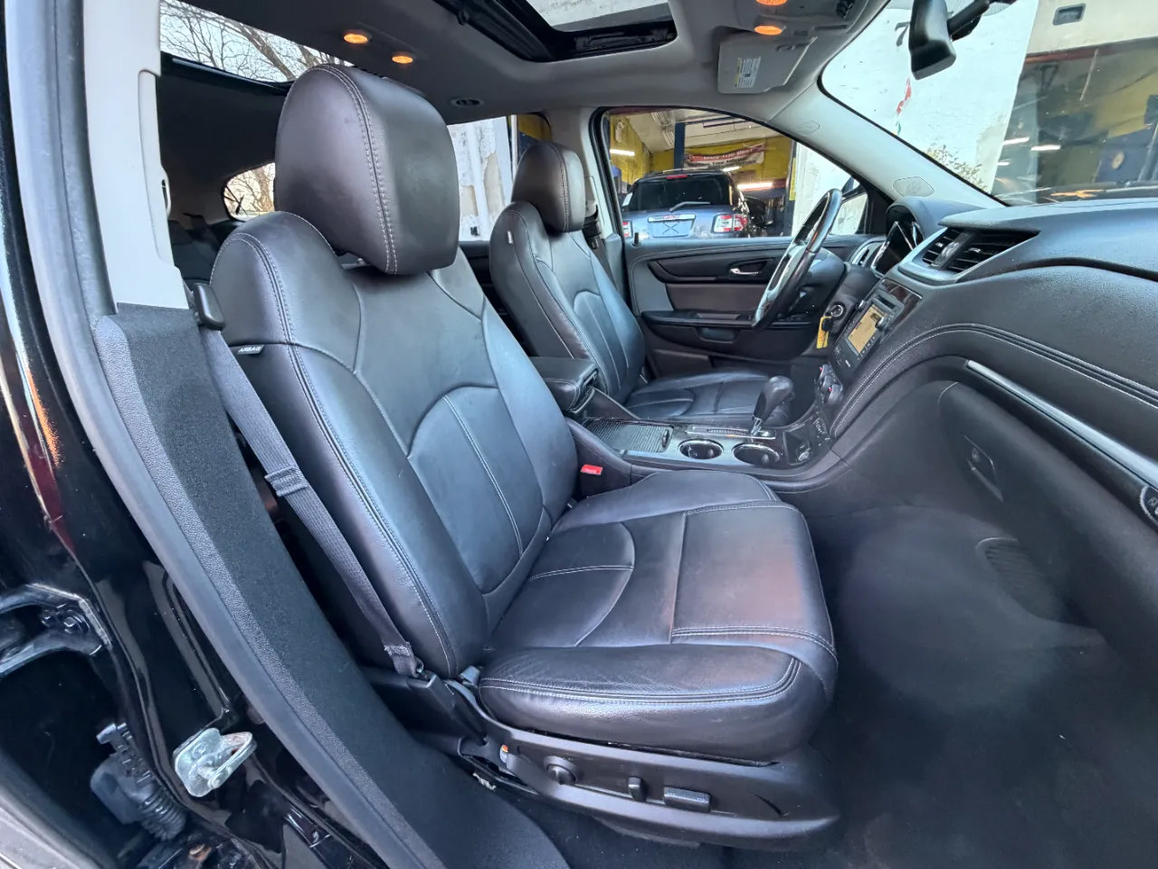 Used 2017 Chevrolet Traverse LT AWD/4WD image 36