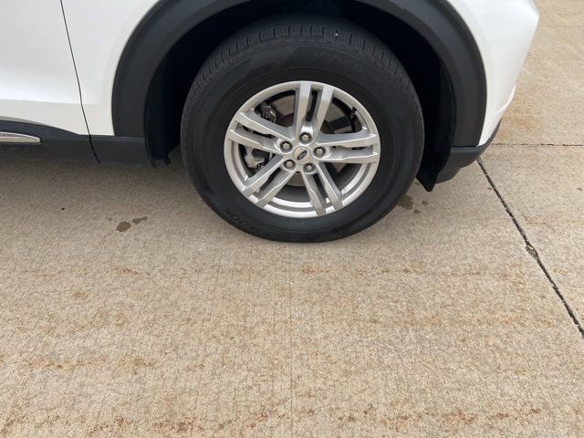 Used 2022 Ford Explorer XLT image 14
