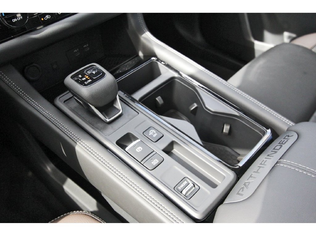 New 2026 Nissan Pathfinder Platinum FWD image 28
