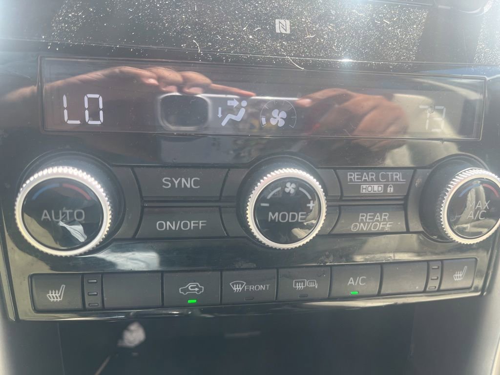 Used 2022 Subaru Ascent Limited w/ Technology Package image 18