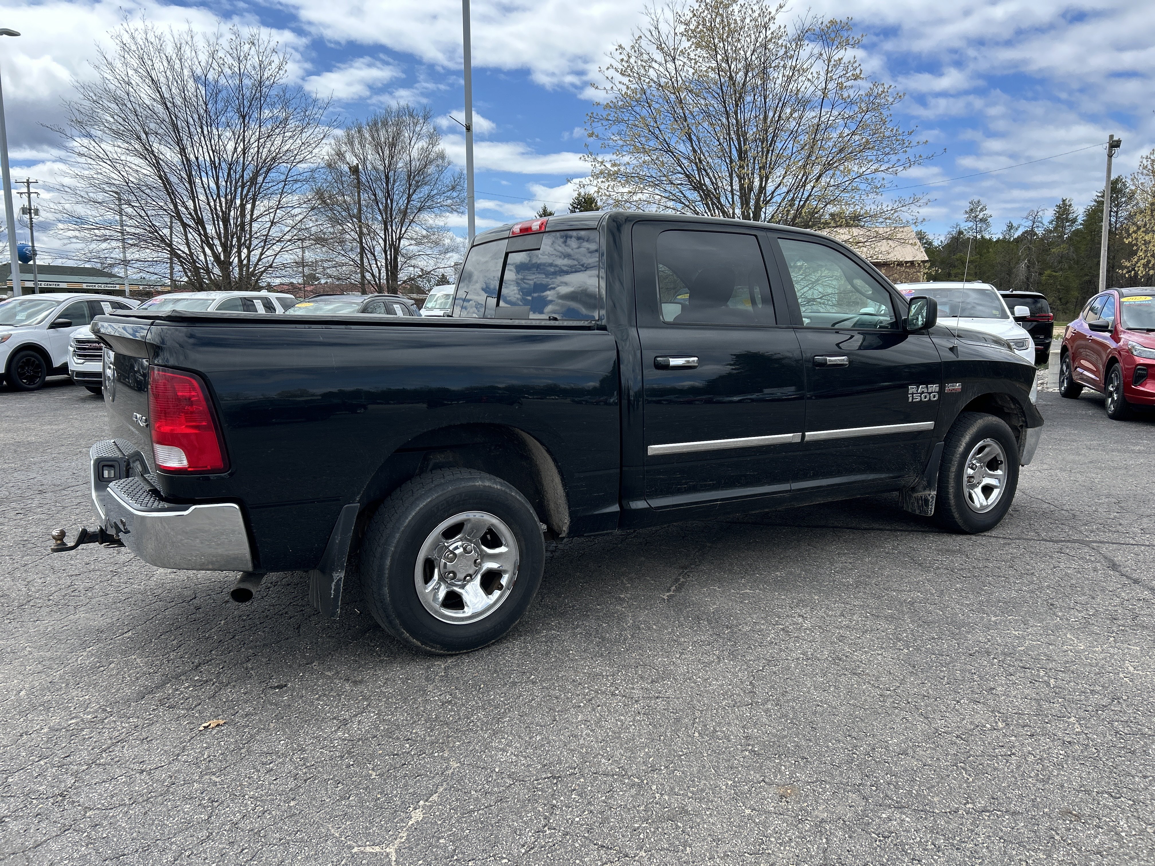 Used 2017 RAM 1500 Classic SLT AWD/4WD image 4