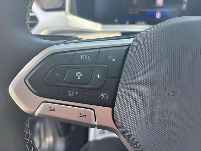 Used 2025 Volkswagen Taos SE AWD/4WD image 9