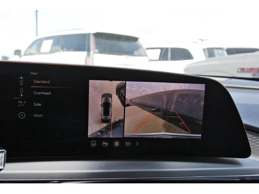 New 2027 Cadillac Lyriq Luxury AWD/4WD image 17