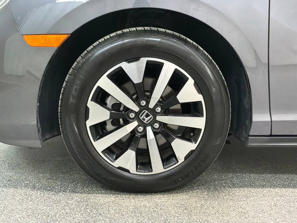 Used 2025 Honda Odyssey EX-L image 31