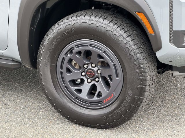 Used 2025 Nissan Frontier PRO-4X AWD/4WD image 11