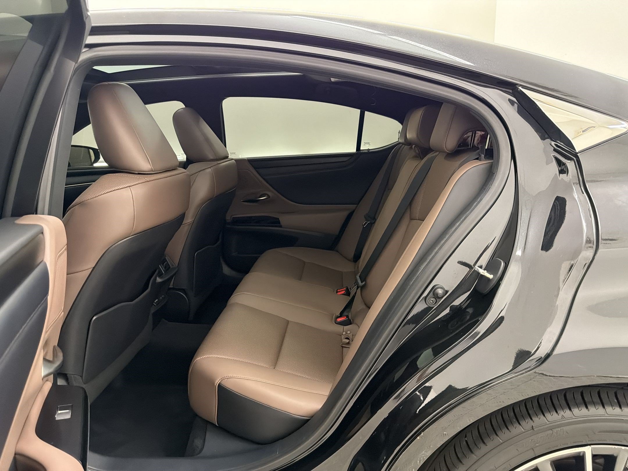 Certified 2022 Lexus ES 350 w/ Premium Package FWD image 28