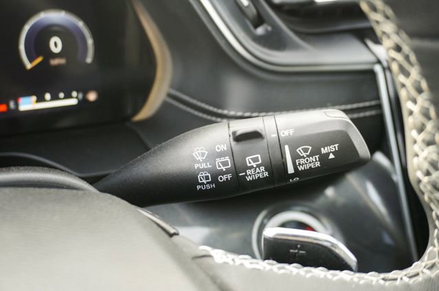 Used 2023 Jeep Grand Cherokee Altitude image 23