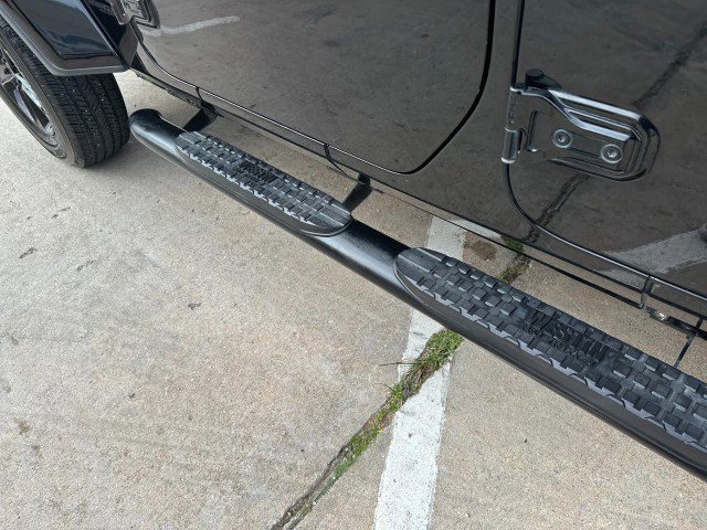 Used 2020 Jeep Wrangler Unlimited Sahara AWD/4WD image 34