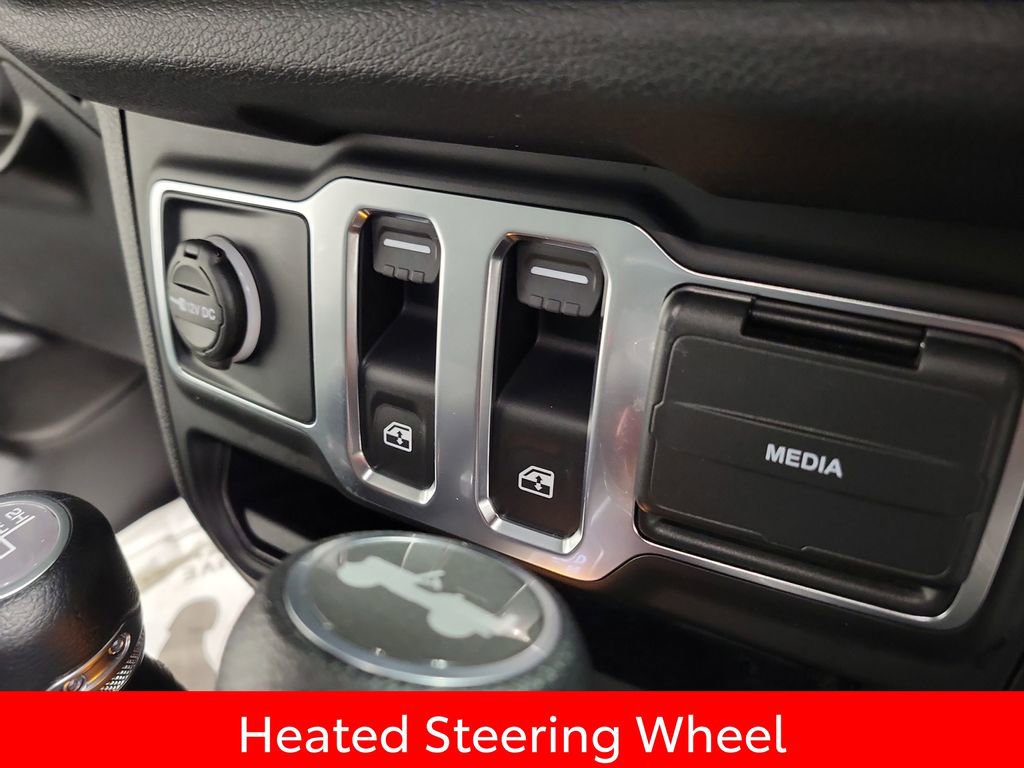 Used 2025 Jeep Wrangler Sport image 22